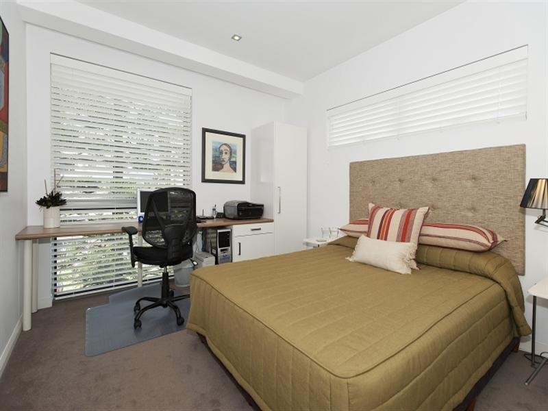 302 “Ivory”, 1 Fifth Avenue, Burleigh Heads QLD 4220