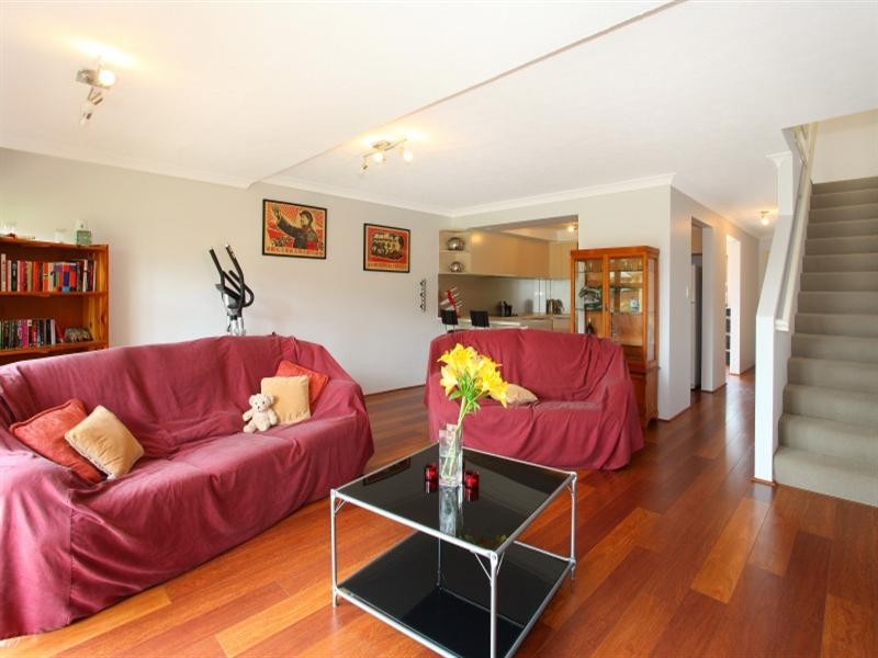 10 ‘Sunshine Villas’, 37 Hooker Boulevard, Broadbeach Waters QLD 4218