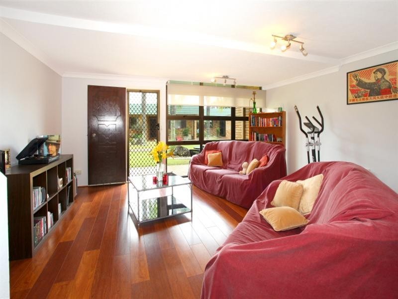 10 ‘Sunshine Villas’, 37 Hooker Boulevard, Broadbeach Waters QLD 4218