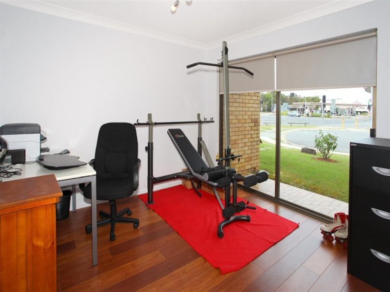 10 ‘Sunshine Villas’, 37 Hooker Boulevard, Broadbeach Waters QLD 4218