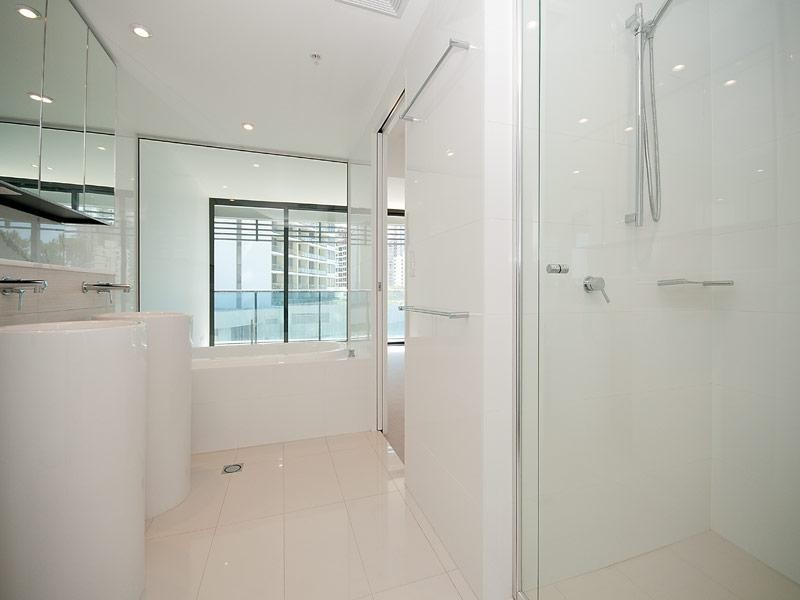 20604 ‘The Oracle’, 4 Charles Avenue, Broadbeach QLD 4218