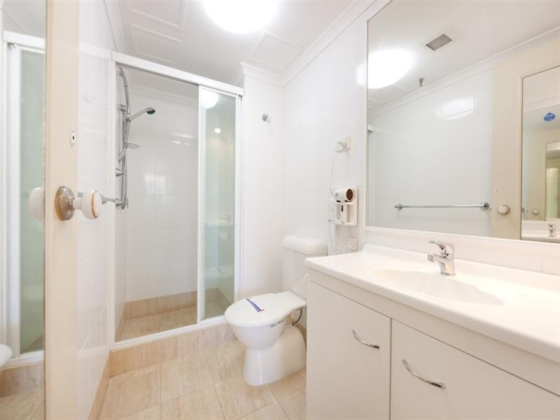 1B ‘The Peninsula’, 5 Clifford Street, Surfers Paradise QLD 4217