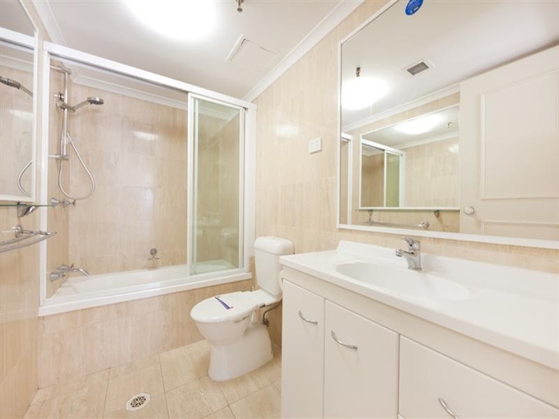 1B ‘The Peninsula’, 5 Clifford Street, Surfers Paradise QLD 4217