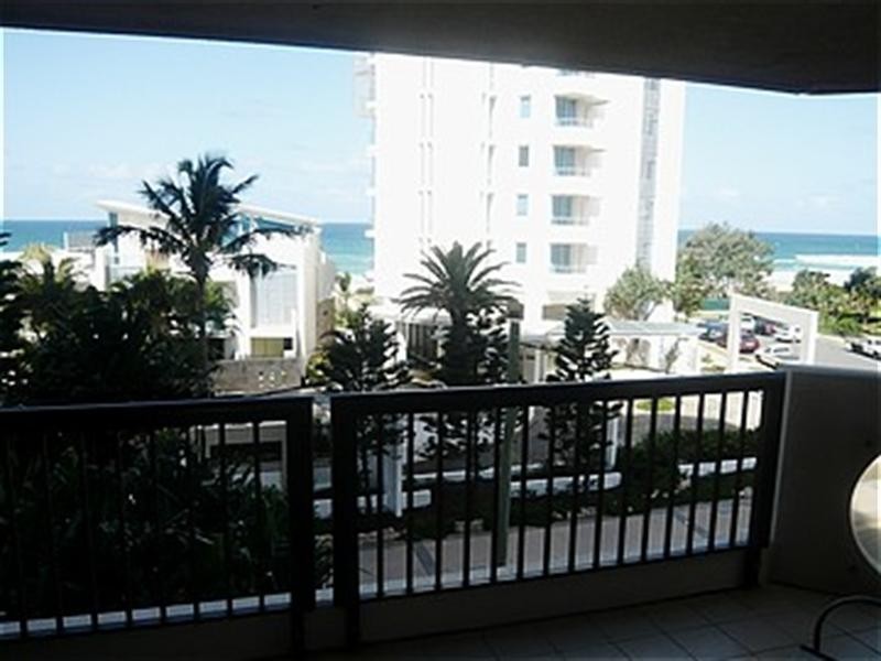 304/28 Northcliffe Avenue, Surfers Paradise QLD 4217