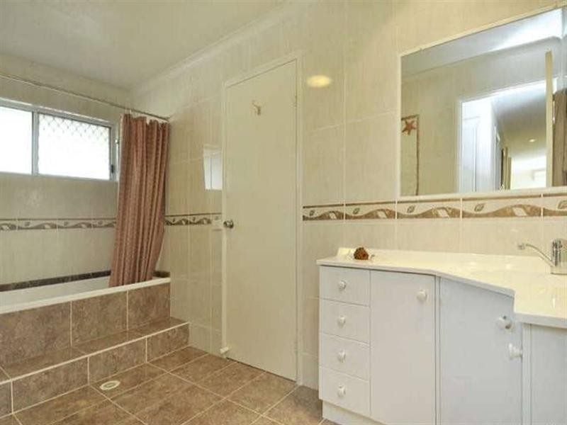 29 Cumberland Drive, Varsity Lakes QLD 4227