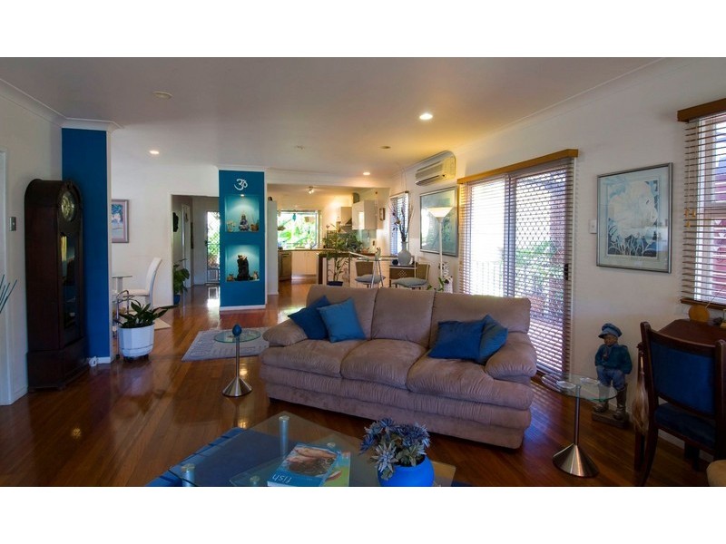 70 Petrel Avenue, Mermaid Beach QLD 4218