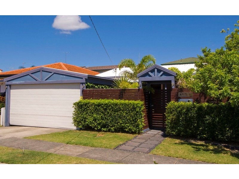 70 Petrel Avenue, Mermaid Beach QLD 4218