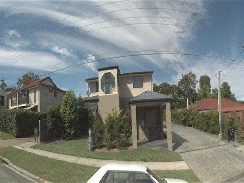 2/28 Blake Street, Southport QLD 4215