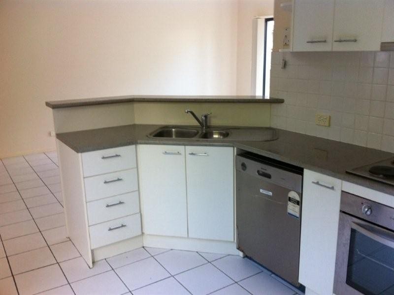 2/28 Blake Street, Southport QLD 4215