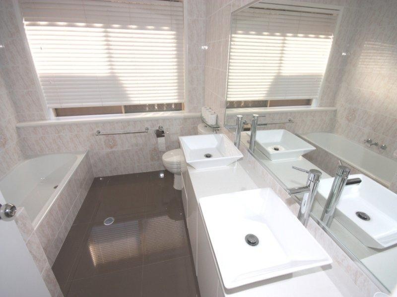 23 Cheltenham Drive, Robina QLD 4226