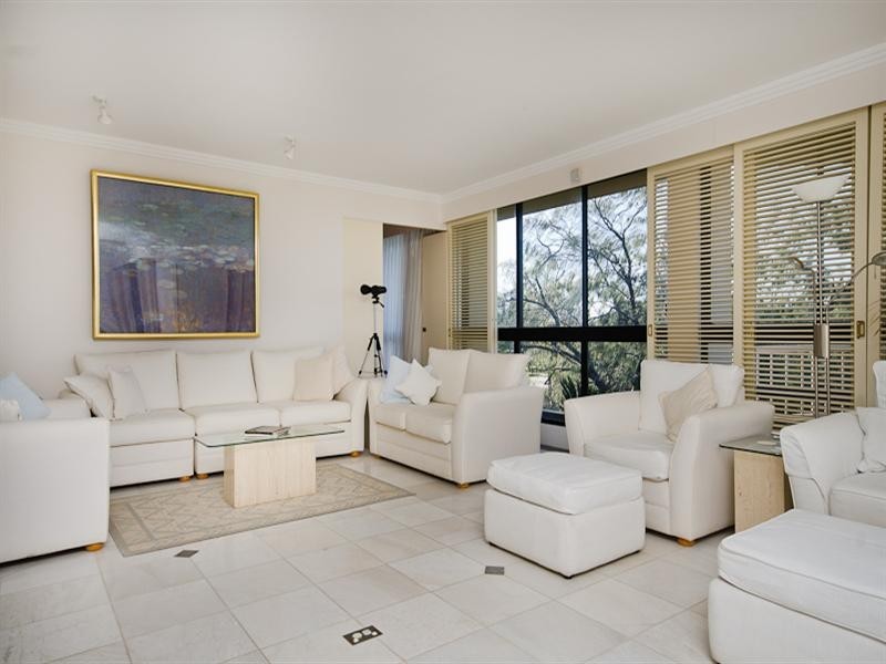 3 ‘On The Park’ 255 Hedges Avenue, Broadbeach QLD 4218