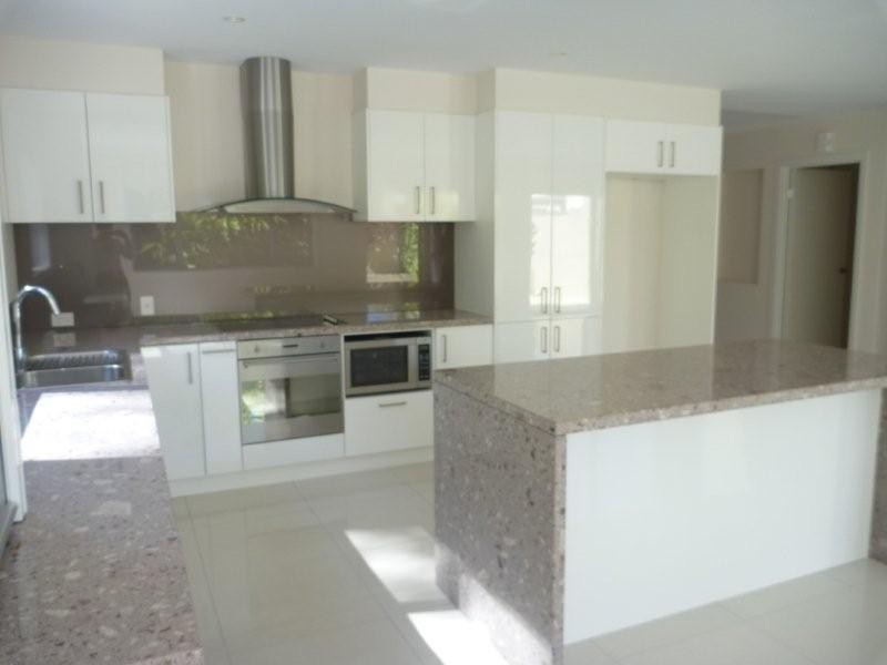 8012B Vista Drive, Benowa QLD 4217