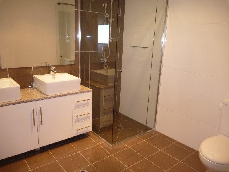 8012B Vista Drive, Benowa QLD 4217