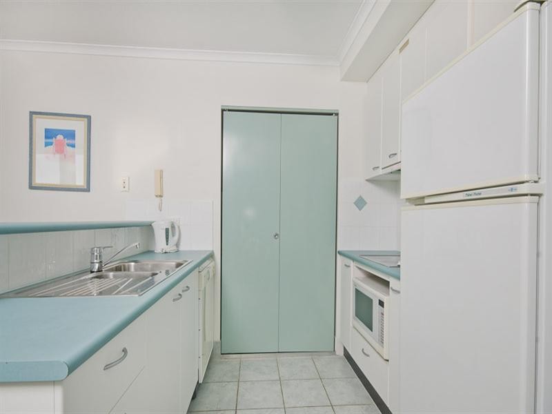 811 ‘Neptune Resort’, 30 Surf Parade, Broadbeach QLD 4218