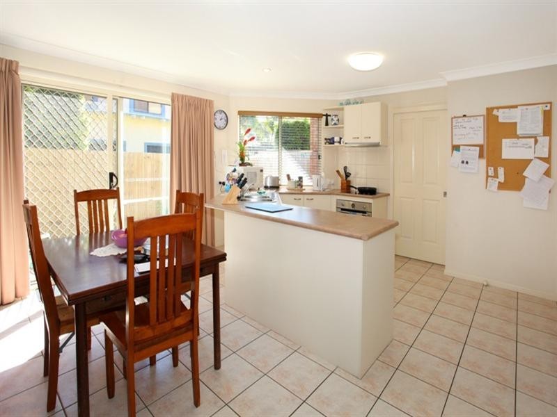 4/18 Broad Street, Labrador QLD 4215