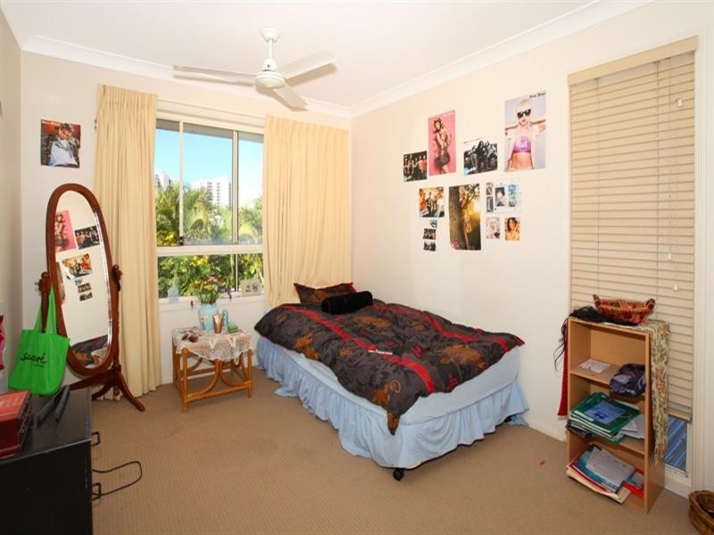 4/18 Broad Street, Labrador QLD 4215