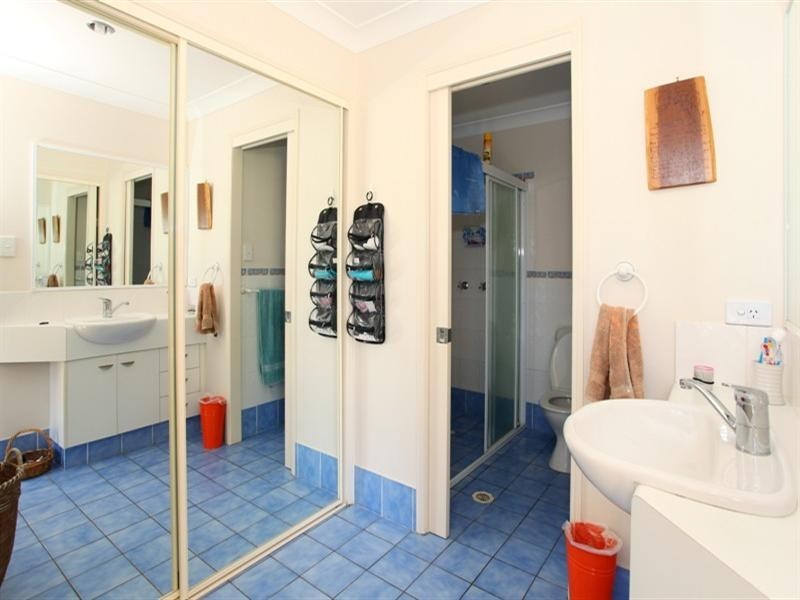 4/18 Broad Street, Labrador QLD 4215