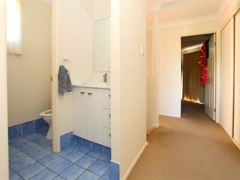 4/18 Broad Street, Labrador QLD 4215