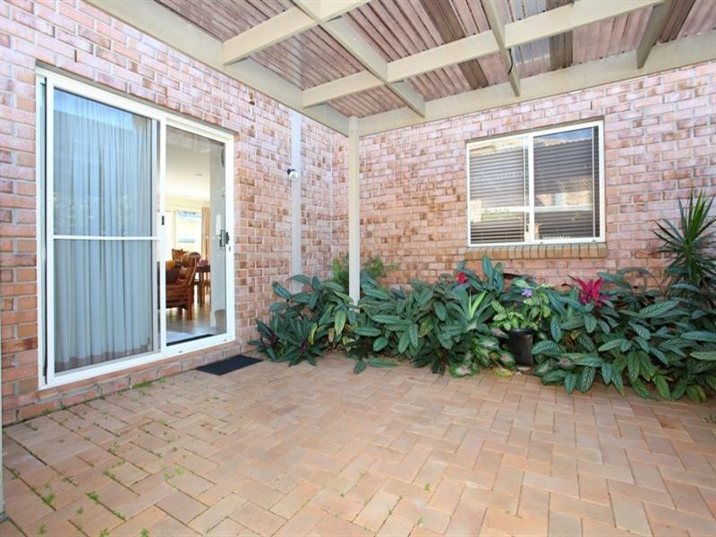 4/18 Broad Street, Labrador QLD 4215