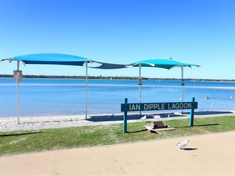 4/18 Broad Street, Labrador QLD 4215