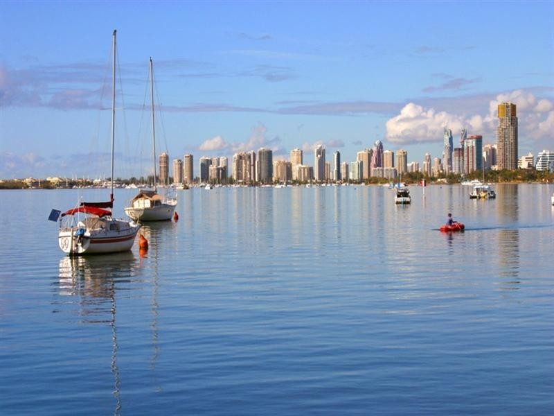 4/18 Broad Street, Labrador QLD 4215