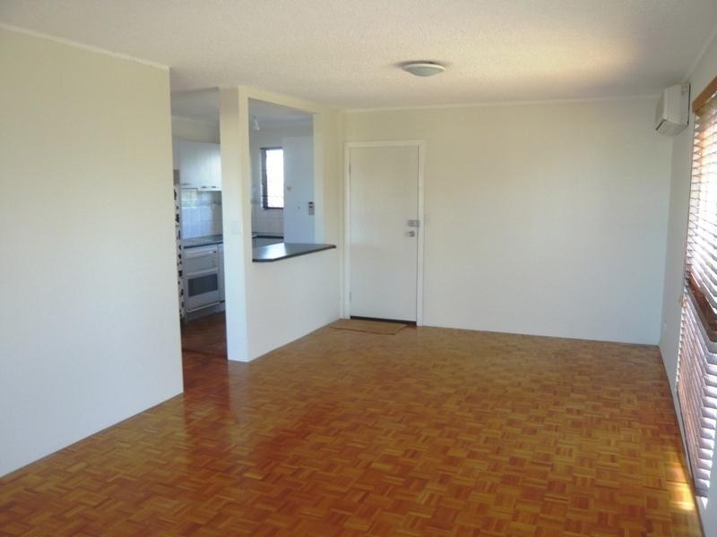 1/4 Seabeach Avenue, Mermaid Beach QLD 4218