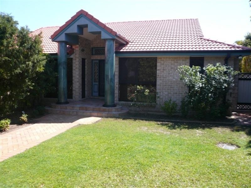 277 Napper Road, Arundel QLD 4214