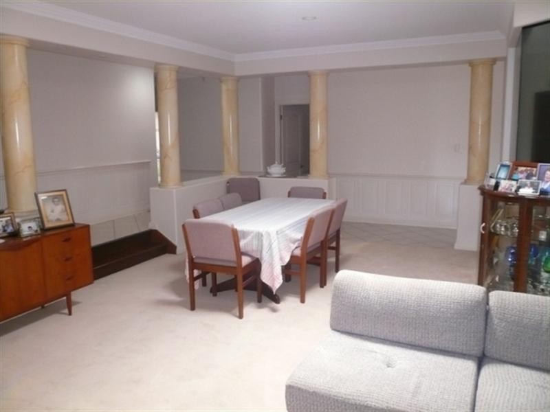 277 Napper Road, Arundel QLD 4214