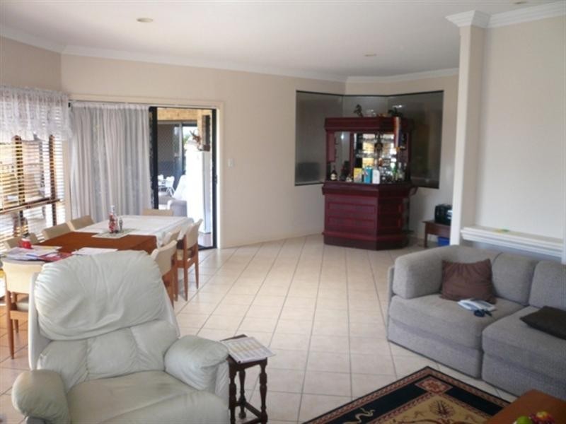 277 Napper Road, Arundel QLD 4214