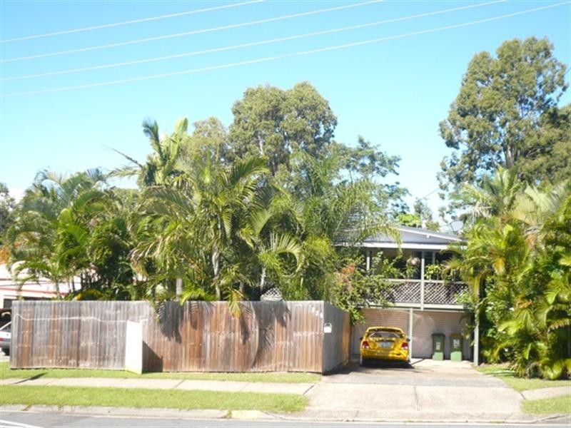 228 Government Road, Labrador QLD 4215