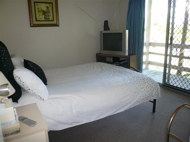 228 Government Road, Labrador QLD 4215