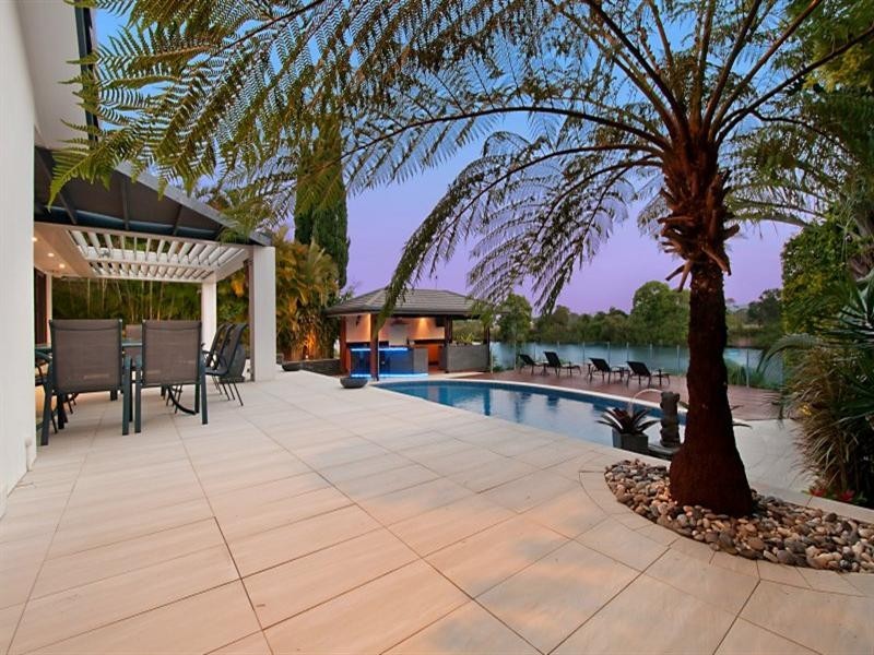 20 Kawana Crescent, Ashmore QLD 4214