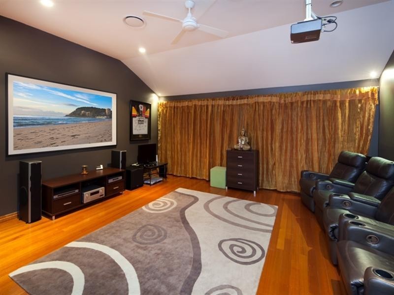 20 Kawana Crescent, Ashmore QLD 4214