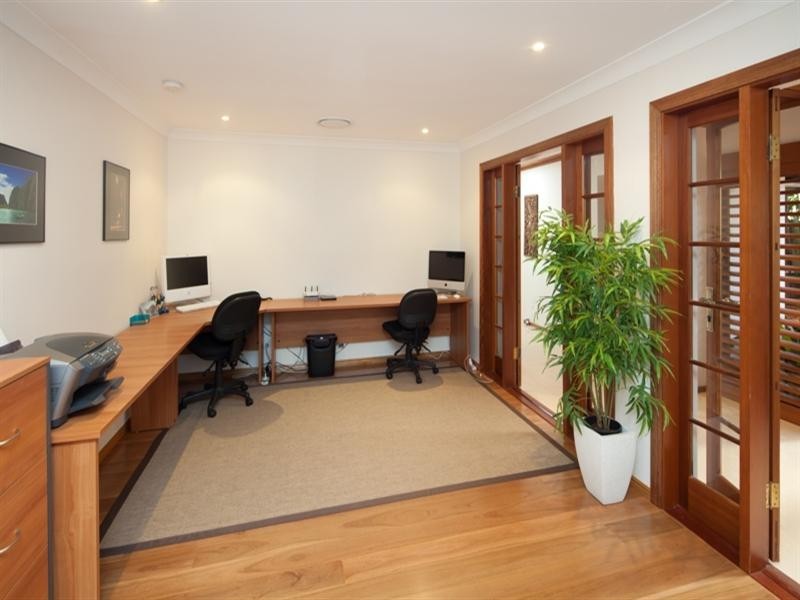 20 Kawana Crescent, Ashmore QLD 4214