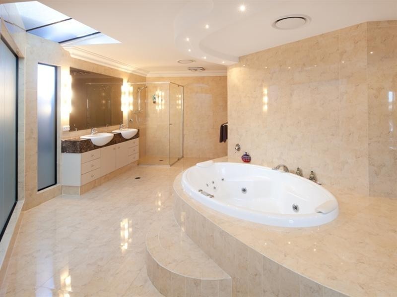 20 Kawana Crescent, Ashmore QLD 4214