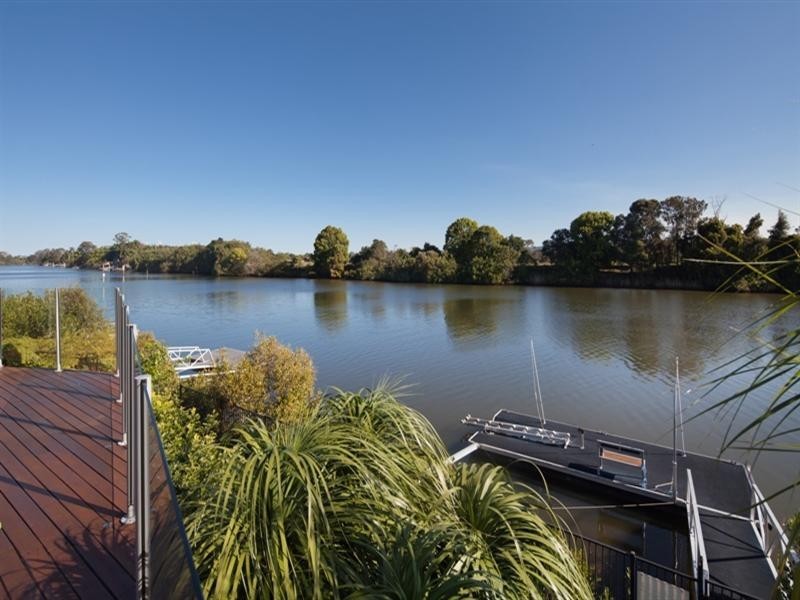 20 Kawana Crescent, Ashmore QLD 4214