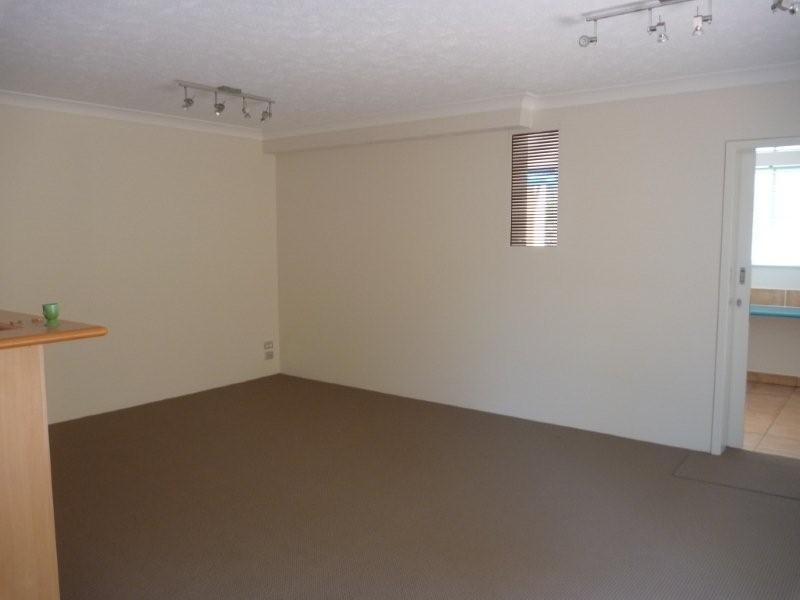 4-6 Queensland Avenue, Broadbeach QLD 4218