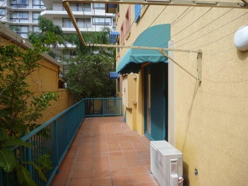 4-6 Queensland Avenue, Broadbeach QLD 4218