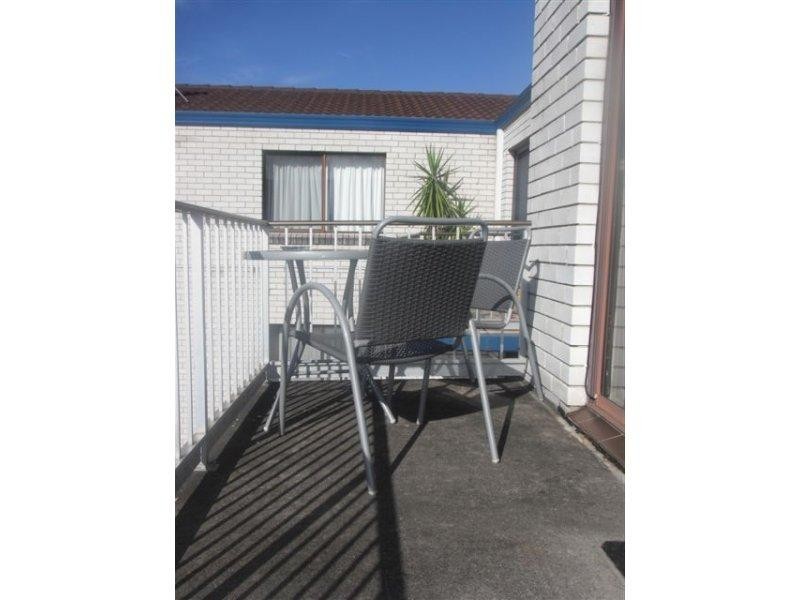 12/20 Bright Avenue, Labrador QLD 4215