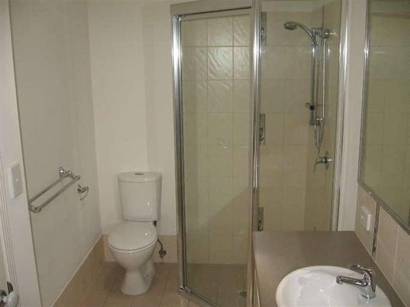 1/47 Gordon Street, Labrador QLD 4215