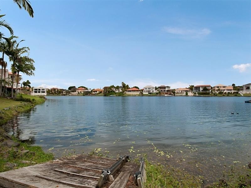 86 Santa Cruz Boulevard, Clear Island Waters QLD 4226