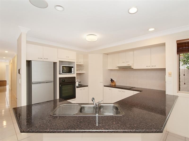 86 Santa Cruz Boulevard, Clear Island Waters QLD 4226