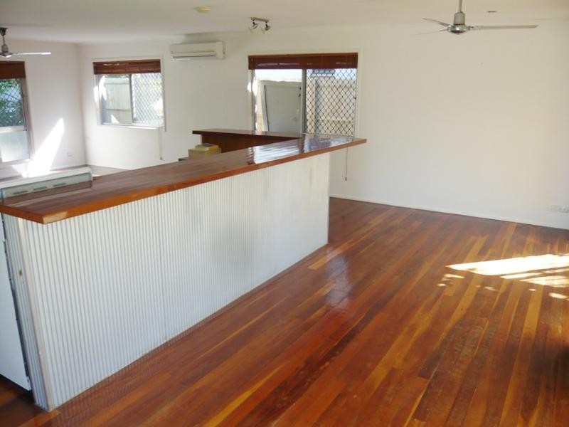 42 Allambi Avenue, Broadbeach Waters QLD 4218