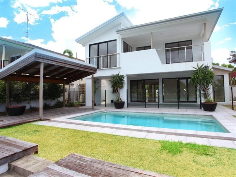 225 Stanhill Drive, Surfers Paradise QLD 4217