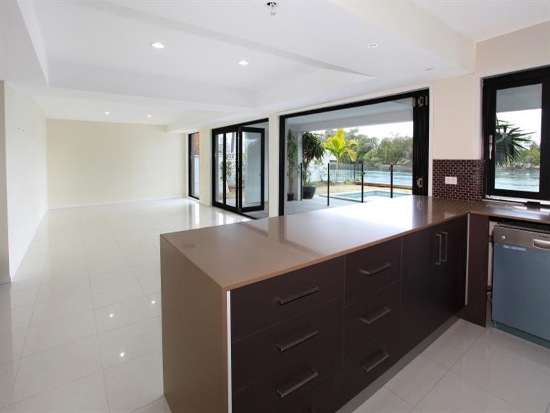 225 Stanhill Drive, Surfers Paradise QLD 4217