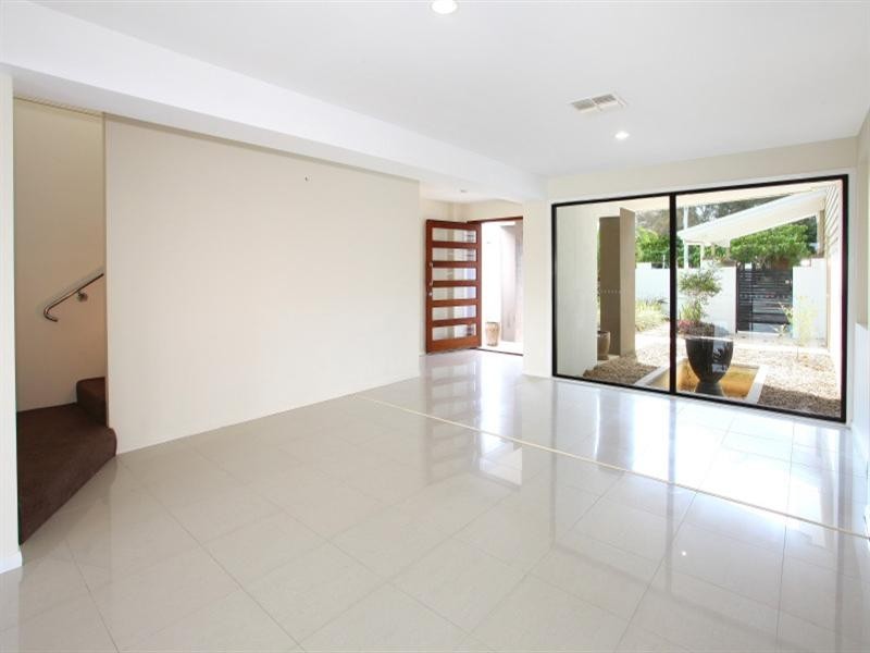 225 Stanhill Drive, Surfers Paradise QLD 4217