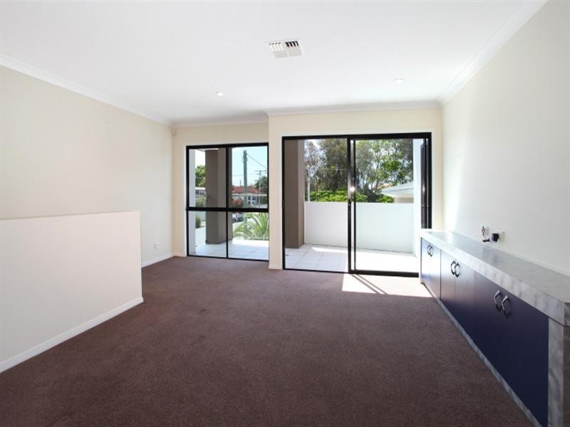 225 Stanhill Drive, Surfers Paradise QLD 4217