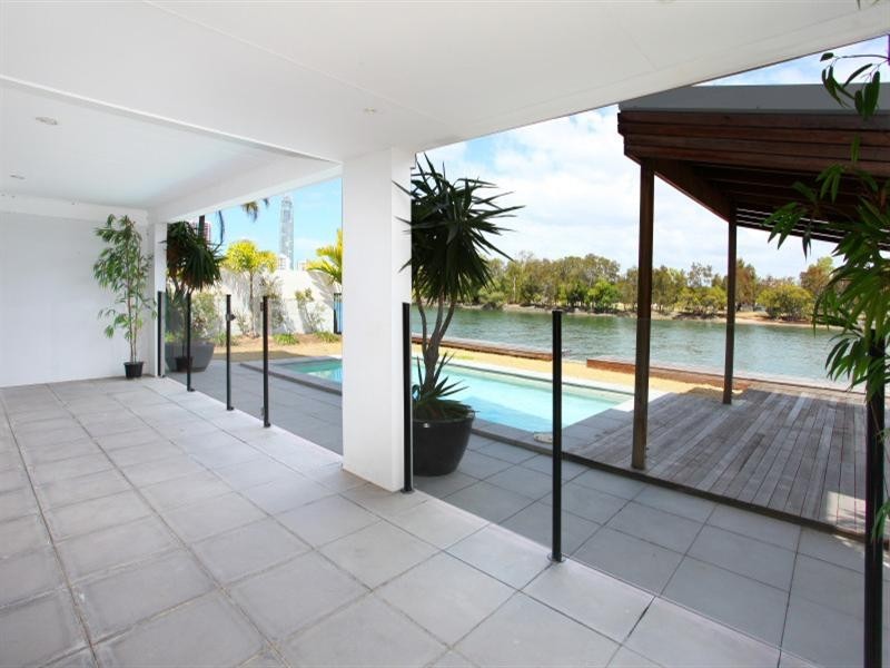 225 Stanhill Drive, Surfers Paradise QLD 4217