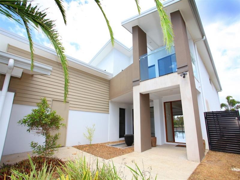225 Stanhill Drive, Surfers Paradise QLD 4217