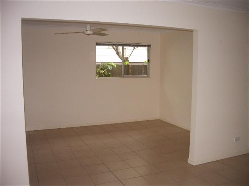 130 Bamboo Avenue, Benowa QLD 4217